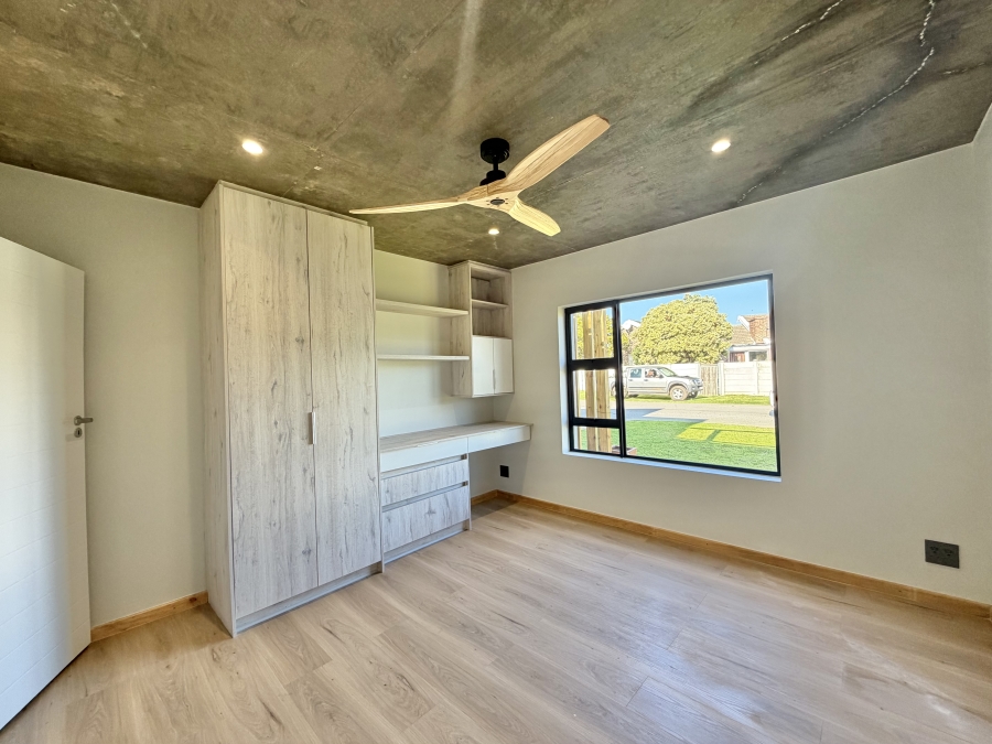 4 Bedroom Property for Sale in Aston Bay Eastern Cape